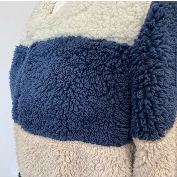 Stylish Faux Fur Jacket - Picture 2 of 6